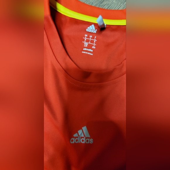 "SOLD" Adidas T-shirt size L - Picture 1 of 4